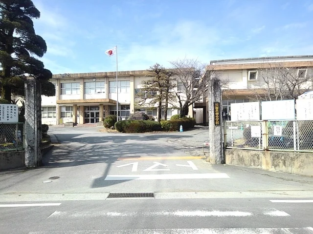 西牟田小学校まで380m