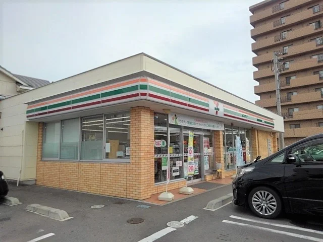 セブンイレブン宇多津町平山店まで1600m