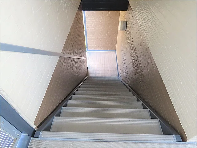 階段上からのアングルです