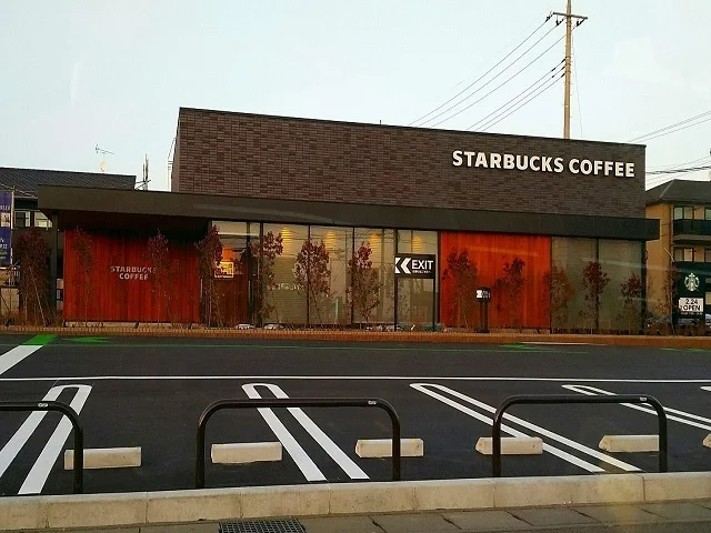 スターバックスコーヒー鶴田店まで2000m