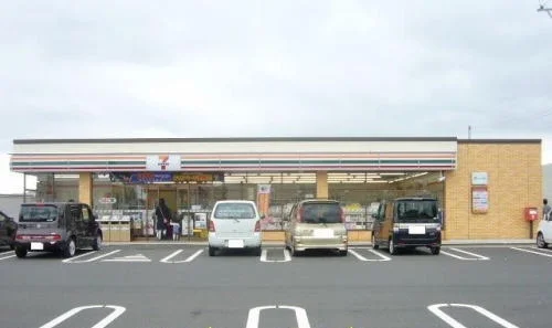 セブン-イレブン 福井志比口店まで600m