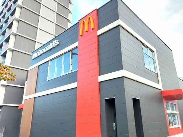 マクドナルドまで290m