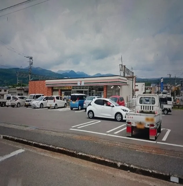 セブンイレブン高来湯江店まで980m