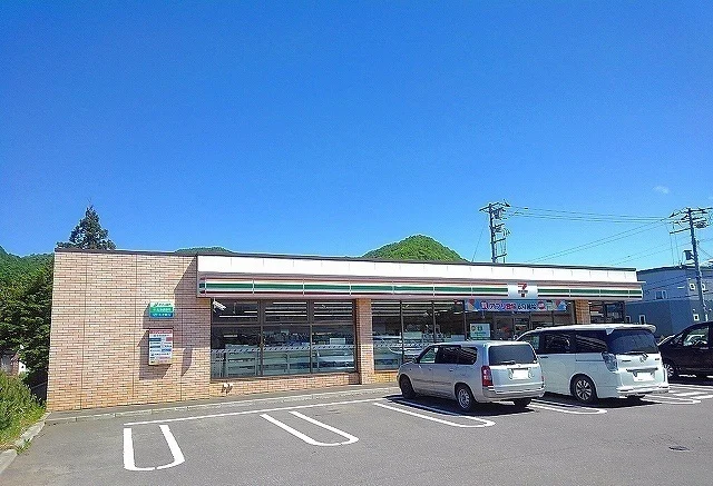 セブンイレブンまで270m