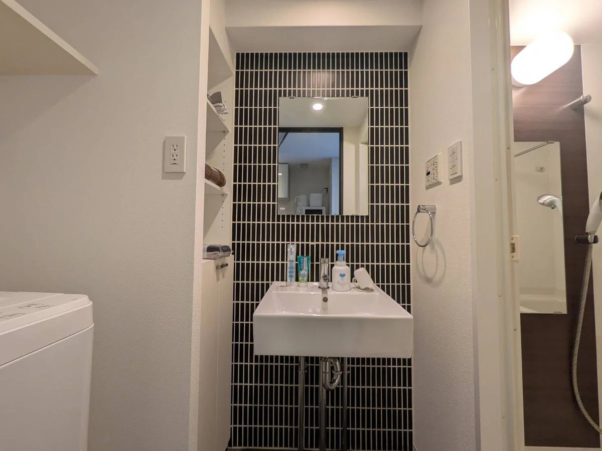 歯ブラシ、タオルなどアメニティも充実しております。