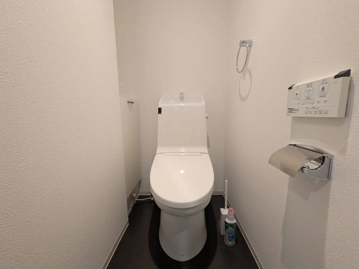 ウォシュレット付トイレです。
