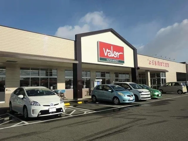 バロー三輪店まで450m