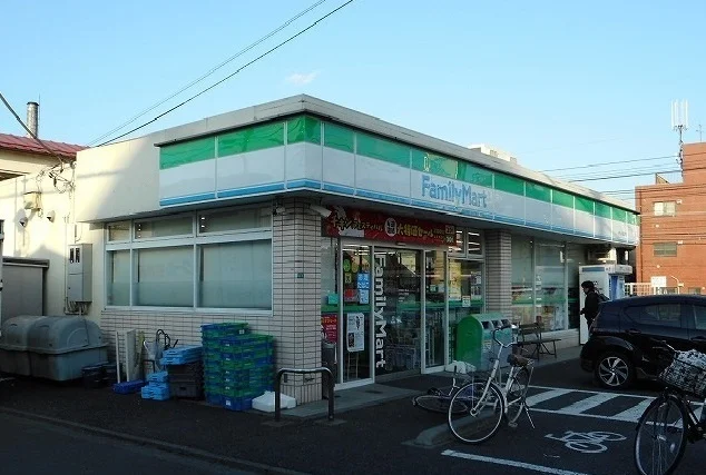 ファミリーマートまで350m