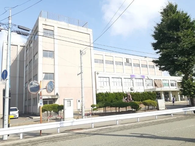 秋田市立南中学校まで465m