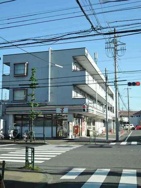 セブンイレブンまで700m