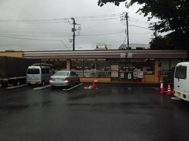 セブンイレブンまで850m