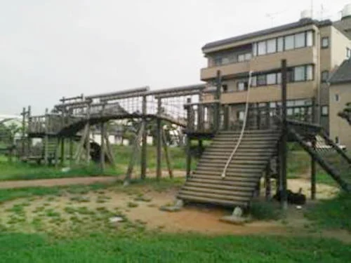 新保公園まで260m