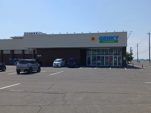 ゲンキー金津店まで912m