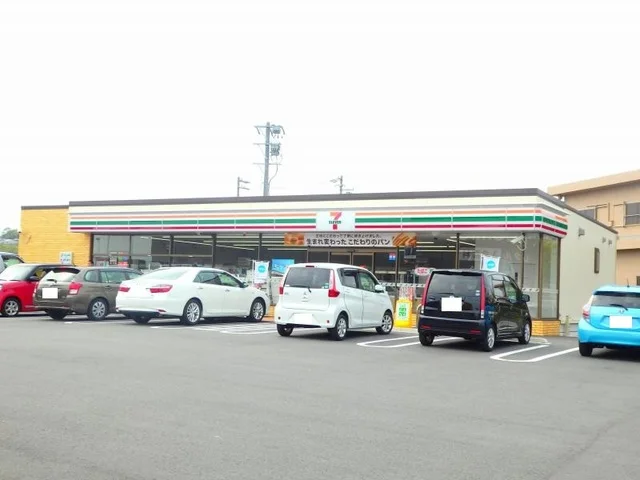 セブンイレブン朝日町小向店まで1000m
