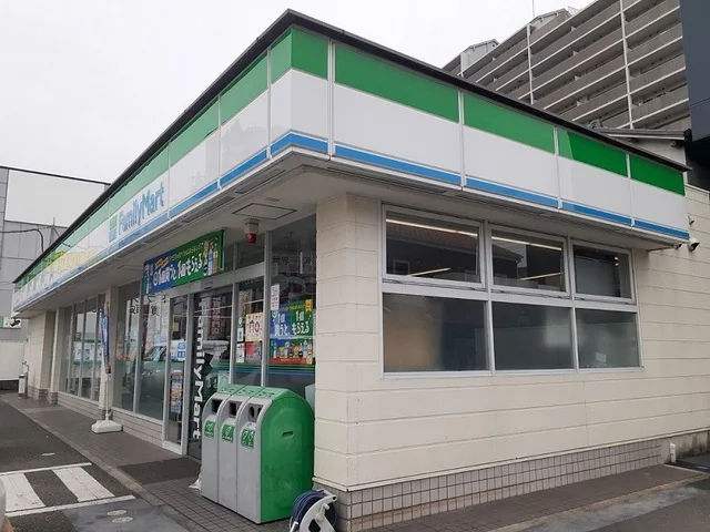 ファミリーマート様まで650m