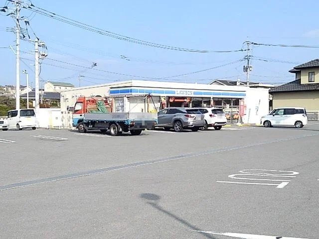 ローソン八女室岡店まで520m