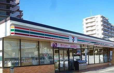 セブンイレブン明石二見店まで200m