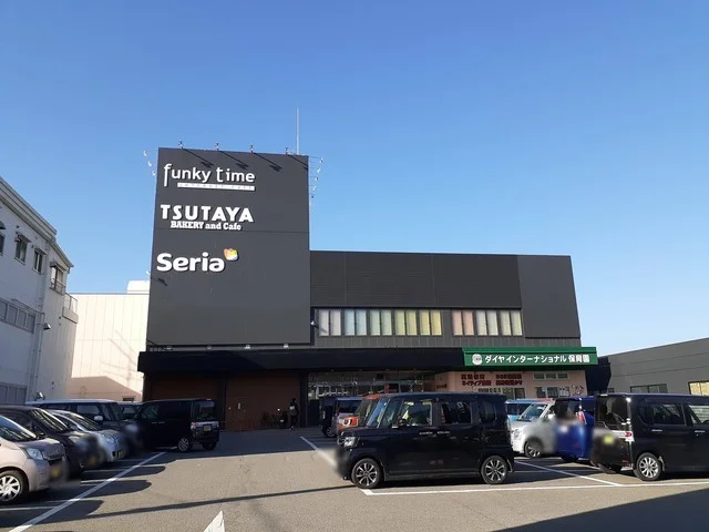 ツタヤ新居浜店様まで1900m