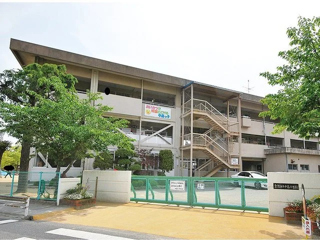 中島小学校まで800m