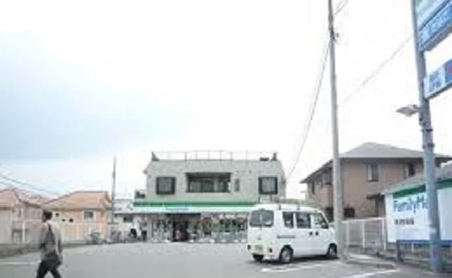 ファミリーマートまで450m