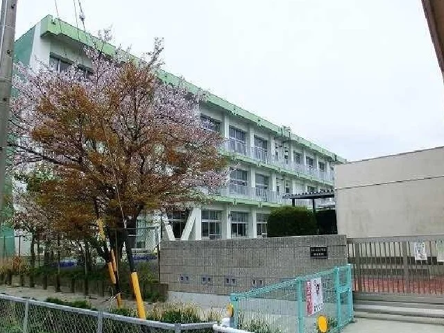 甚目寺南小学校まで800m