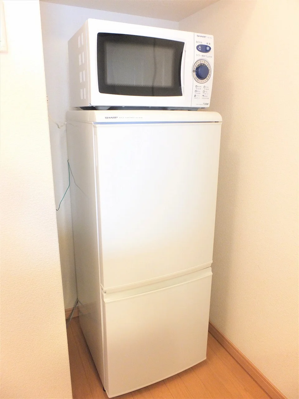 電子レンジ、冷蔵庫完備