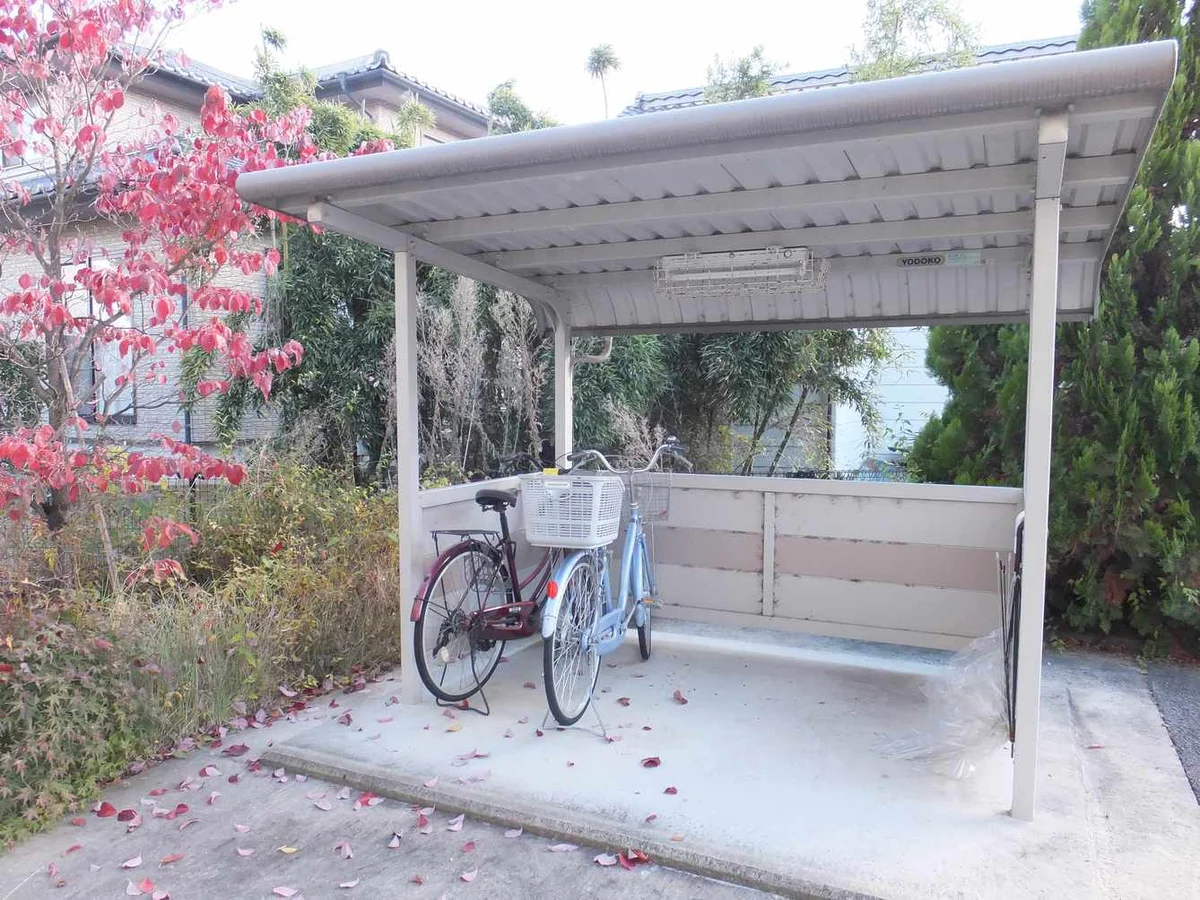 屋根付き駐輪場あり