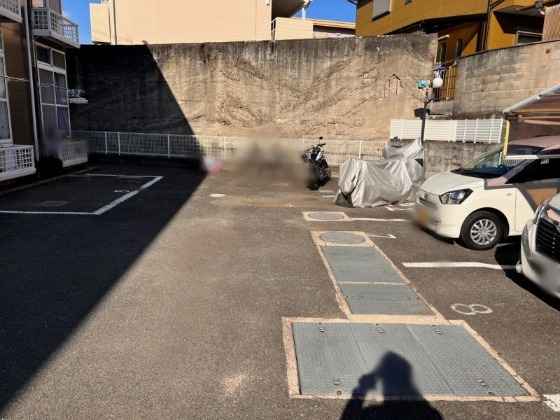 駐車場は別料金となります。