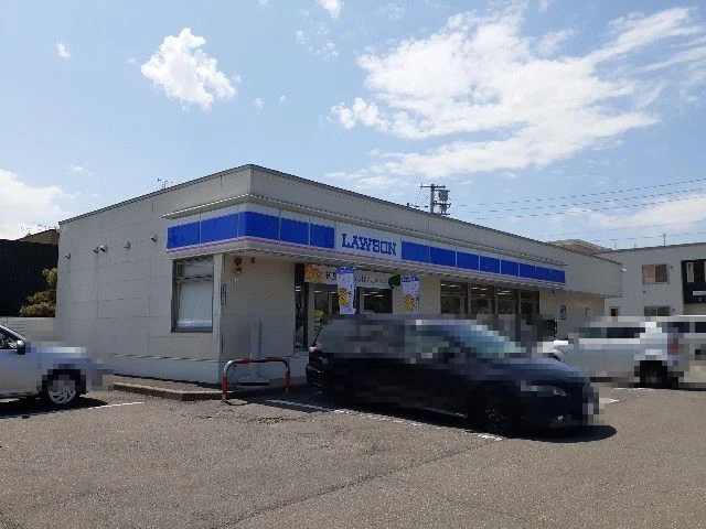 ローソン恵庭黄金中央店まで900m