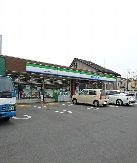 ファミリーマートまで200m