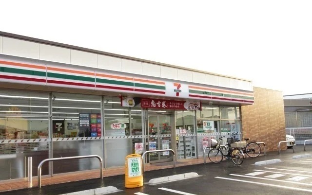 セブンイレブン松阪下村店まで350m