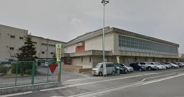 江南市立　布袋小学校まで1300m