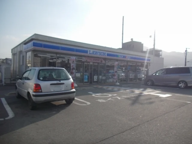 ローソン香芝下田西四丁目店様まで500m