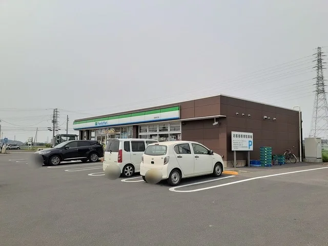 ファミリーマート君津貞元店まで600m
