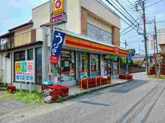 Yショップまで100m