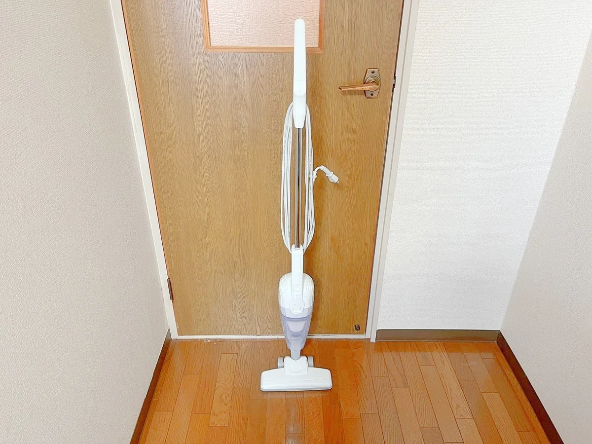 スティッククリーナーをご用意しています☆いつでも綺麗なお部屋でお過ごしいただけます✨