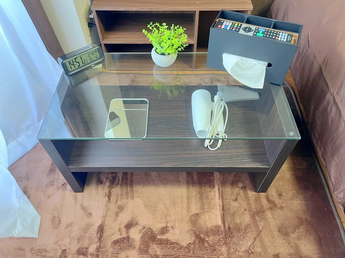 ローテーブルをご用意しています☆棚付きなので卓上を広々と利用できます！