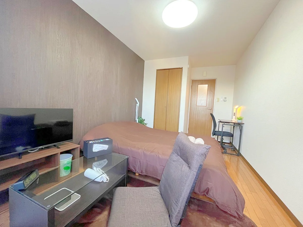 デスクチェアセット、ローテブルなど使い勝手のいいお部屋です☺