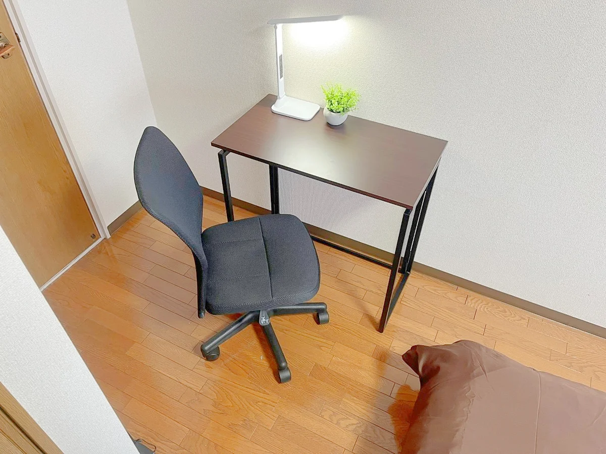 デスクチェアセットをご用意しています！PC作業やお食事の時にも♪