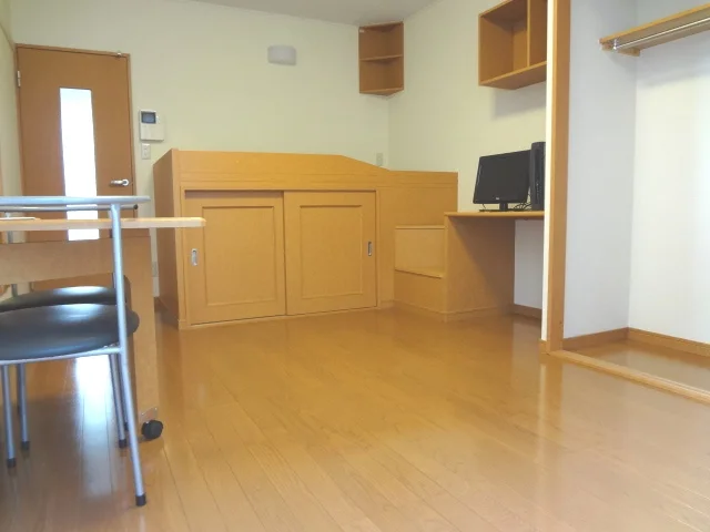 ベッド下には豊富な収納スペース！