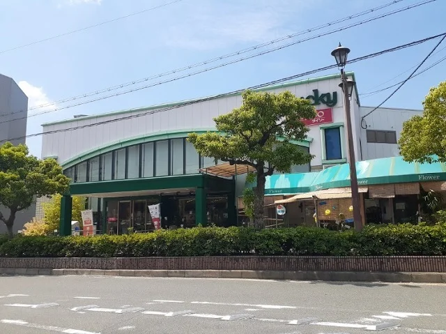 ラッキー様まで110m