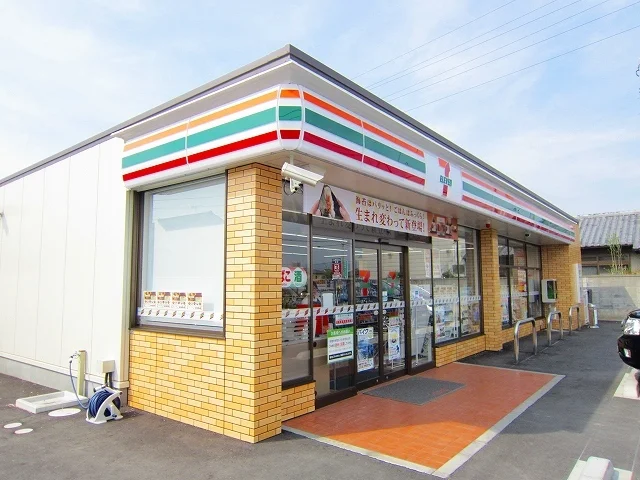 セブン-イレブン 桐生天沼店まで450m