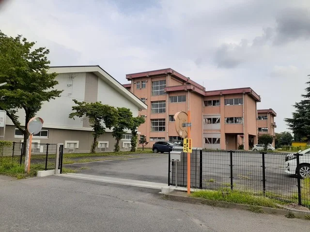 前橋市立桃木小学校まで400m