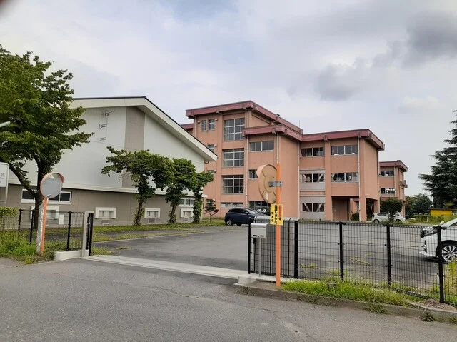 前橋市立桃木小学校まで600m