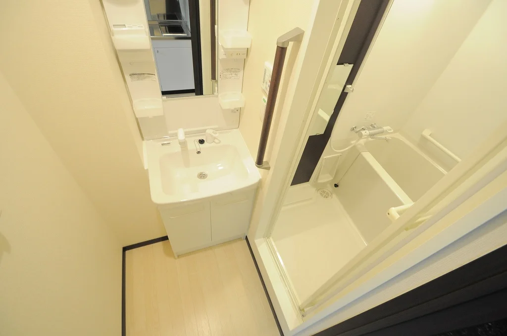 同シリーズの類似となります。現況を優先致します。