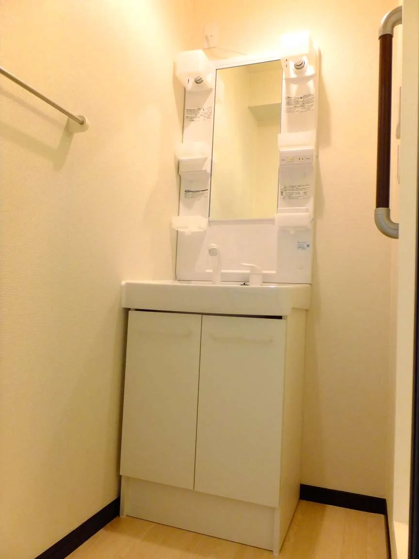 同シリーズの類似となります。現況を優先致します。