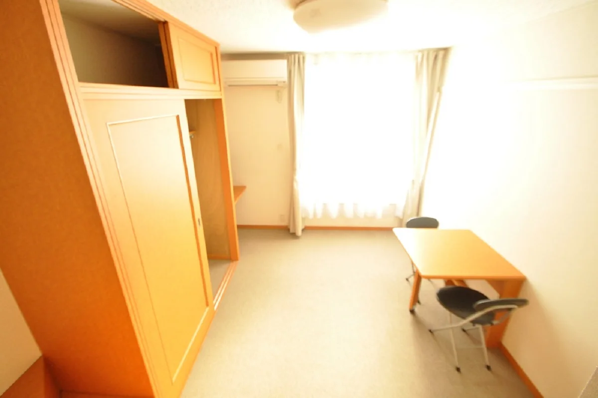 開放的な窓があり明るい空間です