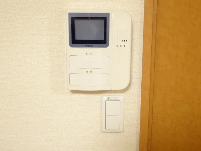 モニター付インターフォン完備