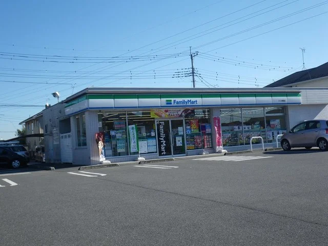 ファミリーマートさくら東原店まで810m