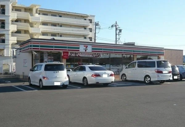 セブンイレブン東金南上宿店まで950m